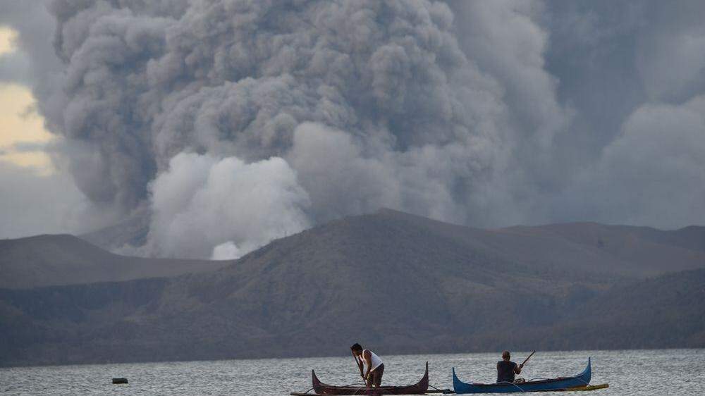 Über 45.000 Menschen haben sich bereits vor dem Vulkan in Sicherheit gebracht