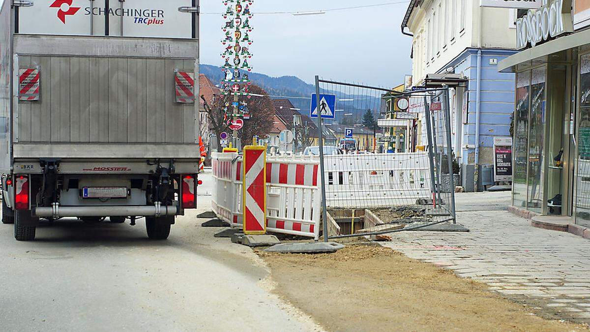 Die Ortsdurchfahrt macht Fortschritte, aber die Baustelle schlägt sich auch auf das Geschäft