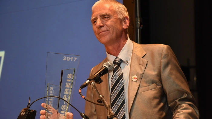 Wolfgang Steinacher wurde für sein Engagement für den Ski-Nachwuchs mit dem Kiwanis-Preis ausgzeichnet.