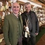 Josef Kleinhappl, Bezirksjägermeister in Weiz, und Günter Schafferhofer, Obmann des Jagdschutzvereins Zweigverein Birkfeld, bei der Trophäenschau im Gasthaus Mosbacher in Strallegg