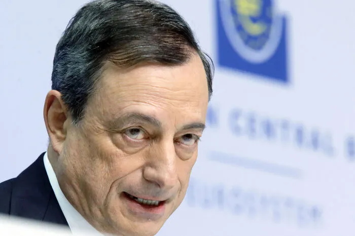 "Die Zinssätze, die wir festlegen, gelten für Banken, nicht für die Menschen. Die Behauptung, wir wollten Sparer enteignen, ist völlig falsch." (Draghi am 5.6.2014 nach der EZB-Sitzung in Frankfurt.)