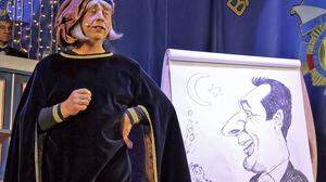 Fritz Huber als „Leonhar-da Vinci“ hält eine messerscharfe Büttenrede