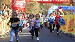 GRAZ,AUSTRIA,07.OCT.23 - RUNNING - Graz Marathon. Image shows kids. Photo: GEPA pictures/ Mario Buehner-Weinrauch
