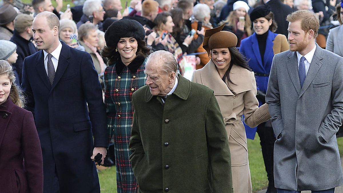 Harry, Meghan Markle und Prinz Philip am Christtag 2017. Das Paar war seit März letzten Jahres nicht mehr in Großbritannien