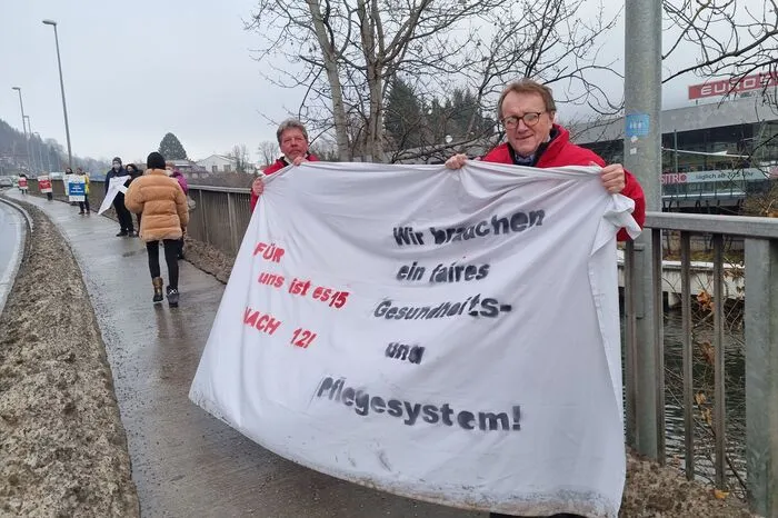 Die Uhr tickt: Statt fünf nach 12 ist es bereits Viertel nach