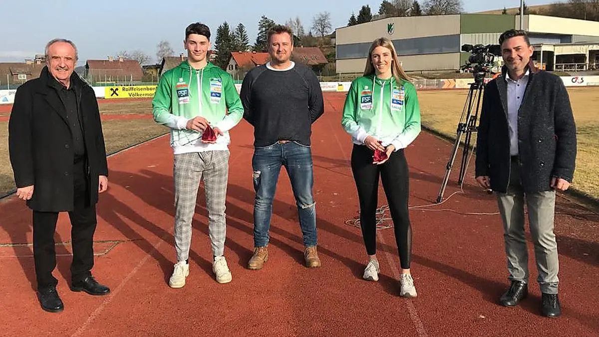 VST-Präsident Valentin Blaschitz, Stephan Pacher, stv. Sektionsleiter Martin Ladinig, Hannah Ladinig und Bürgermeister Markus Lakounigg (von links) bei der Ehrung