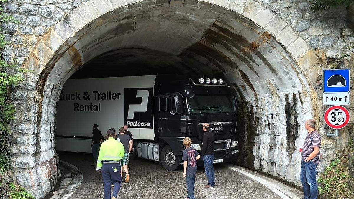 Auf dem Plöckenpass kommt es oft zu Problemen, auch an Engstellen auf italienischer Seite