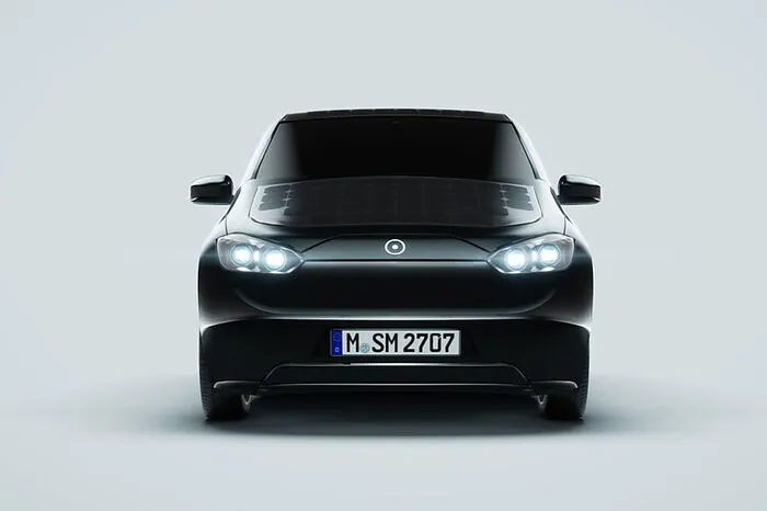 Die 30-kWh-Batterien, die für eine Reichweite von 250 Kilometern gut sein sollen, kann man entweder gegen einen monatlichen Tarif mieten oder man kauft sie für eine Summe von weniger als 4000 Euro dazu.