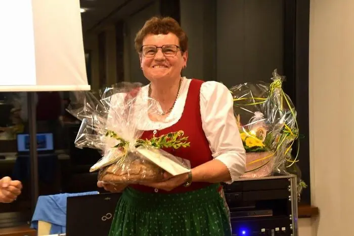 Vor rund 30 Jahren übernahm Andrea Koch die Chorleitung und prägte den Verein über Jahrzehnte.