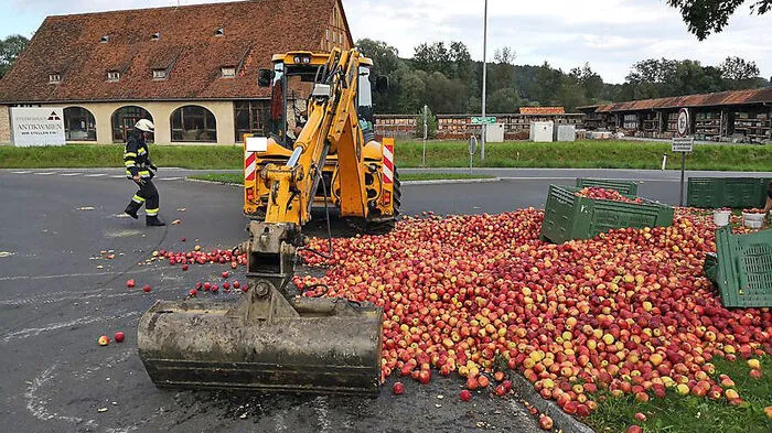 Äpfel auf der Straße