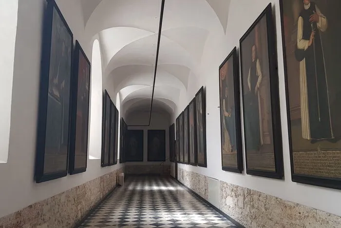Die Äbte-Galerie in Rein