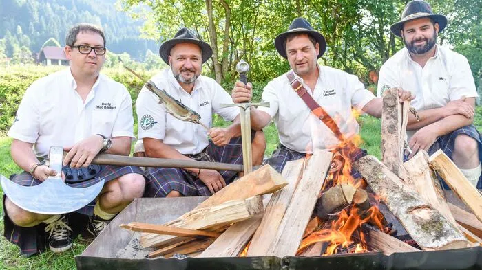 Vier von den „Nockroses“: Arno Nebauer, Daniel Petrej, Obmann-Stellvertreter Wolfgang Strasser und Stefan Ofner.