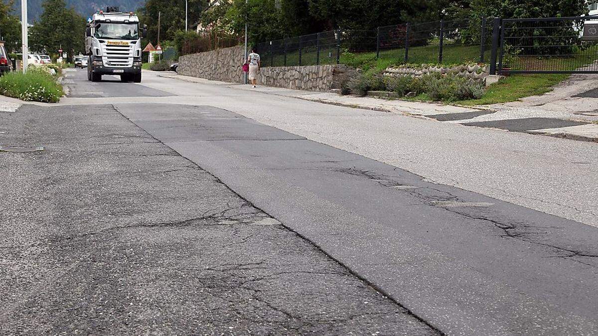 Die L49 in Landskron ist eine der sanierungsbedürftigsten Straßen in Villach. Die Bauarbeiten werden wieder weiter nach hinten verschoben