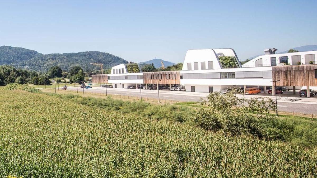 „Das Studentenheim auf dem Lakeside-Areal würde den Blick ins Grüne versperren“, so die Bürgerinitiative 