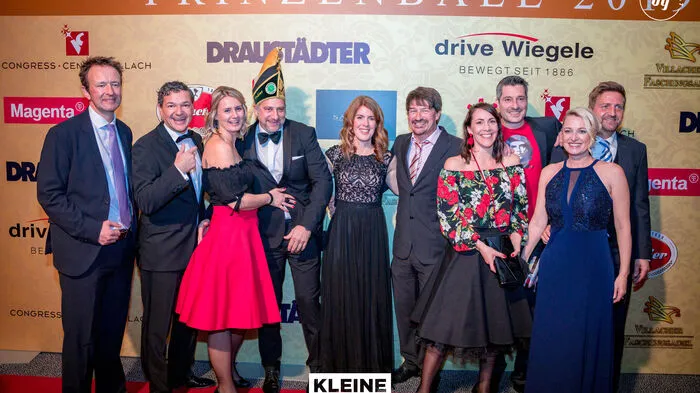 Prinzessinnen, Prinzen und ganz viele Narren. Das ist der Villacher Prinzenball. 