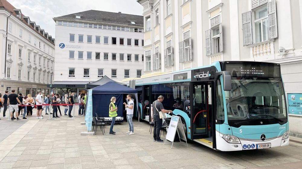 Der Impfbus tourt durch Klagenfurt.