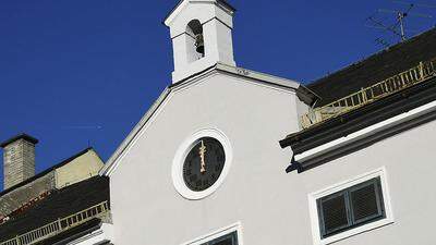 Die Familie Arztmann-Gabriel möchte die alte Turmuhr am Hauptplatz in Spittal wieder in Gang setzen lassen. 
