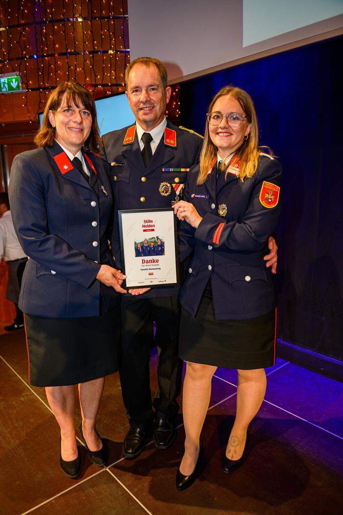 Eine ganze Familie im Dienste der Feuerwehr: Evelyn, Simon und Julia Remschnig