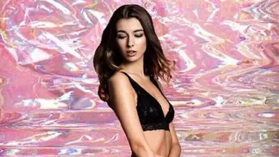 Die Kärntnerin Jazz Egger rechnet mit der Modelwelt ab