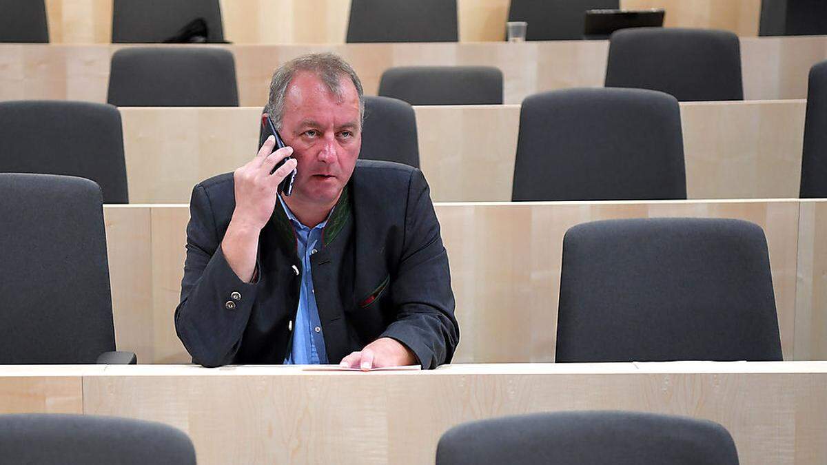 Der FPÖ-Nationalratsabgeordnete Wolfgang Zanger kämpft mit Liederbuch-Affäre