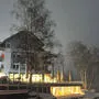 Die Seevilla am Montagmorgen - Feuerwehrboote am See sind mit Planen bedeckt