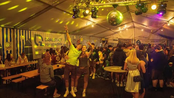 Großartige Stimmung im Festzelt
