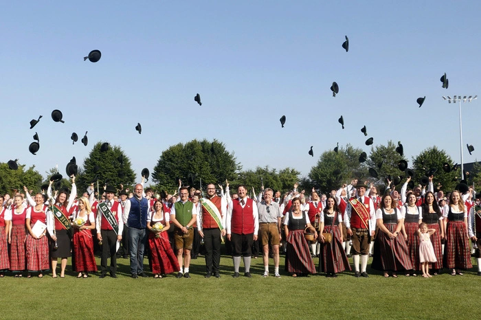 Die Trachtenmusikkapelle Ottendorf bot in der Höchststufe E mit der Tagesbestwertung von 96,02 Punkten zusätzlich Showelemente wie Kreis, Wagenrad, Herz, Kuschelwende und 90-Grad-Schwenkung.