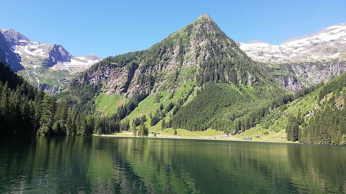 Traumhaftes Wetter und gut besuchte Ausflugsziele (im Bild der Schwarzensee in der Gemeinde Sölk) zum Start in die Sommersaison