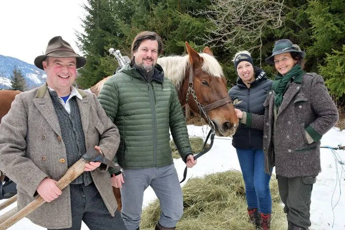 Philipp Jans, Sponsor Christoph Kulterer, Sabine Ponholzer (Initiatorin und Obfrau des Pferdezuchtvereins K23 Winklern) sowie Magdalena Steiner.