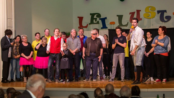 Die Mitglieder der Narrenrunde St. Paul luden am Freitag Abend zur Premiere ihrer Faschingssitzung ins Konvikt.