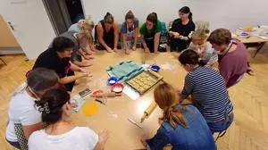 Gemeinsam Kochen zur Stärkung des Wissens zum Thema Ernährung: Tagesmütter im Pilotprojekt „EriKa“