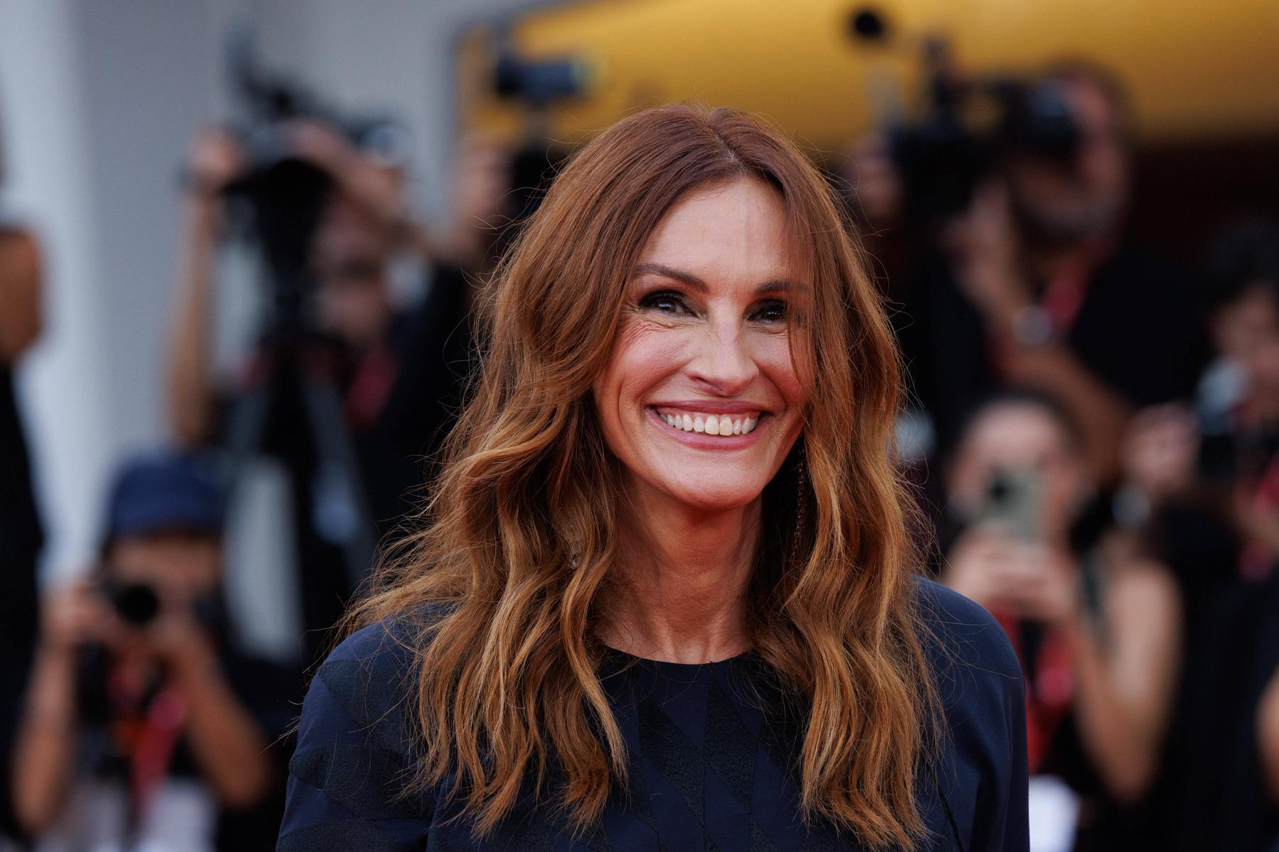 Filmfestspiele Venedig: Julia Roberts am roten Teppich: Ein Star, der alle überstrahlt