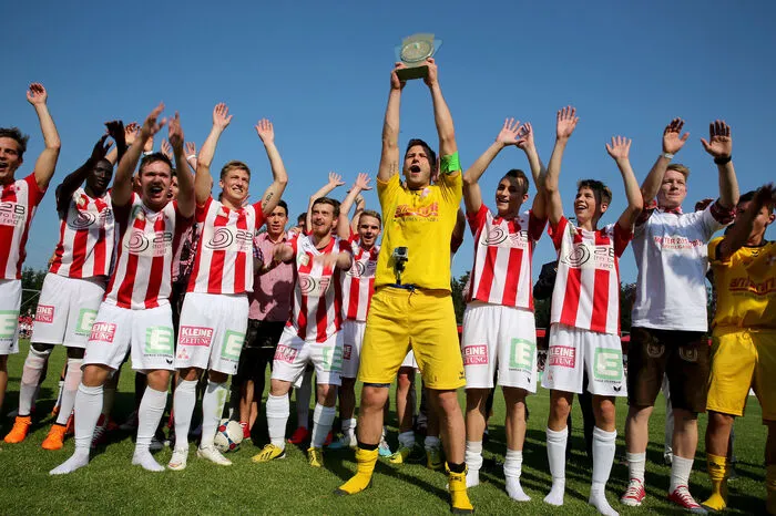 Ähnlich dominant präsentierte sich der GAK auch in der darauffolgenden Saison. Am Ende standen bei den Athletikern nach 26 Spieltagen 70 Punkte bei einem Torverhältnis von 107:29 zu Buche, auf den Zweiten Übelbach, gegen den es am letzten Spieltag eine 2:3-Niederlage setzte, hatte der GAK elf Punkte Vorsprung. Letzte Runde, 13. Juni 2015 Übelbach - GAK 3:2 (3:0) Tore: Kraxner (25.), Vögl (30.), Pavkovic (38.) bzw. Heinemann (48.), Grischenig (81.) Aufstellung GAK: Kreisl; Fürstaller, Neuhold, Geller (72. Koleznik), Strauss; Griesbacher (66. Brandtner), Säumel, Heinemann; Ceesay, Grischenig, Puchmüller Trainer: Gernot Plassnegger