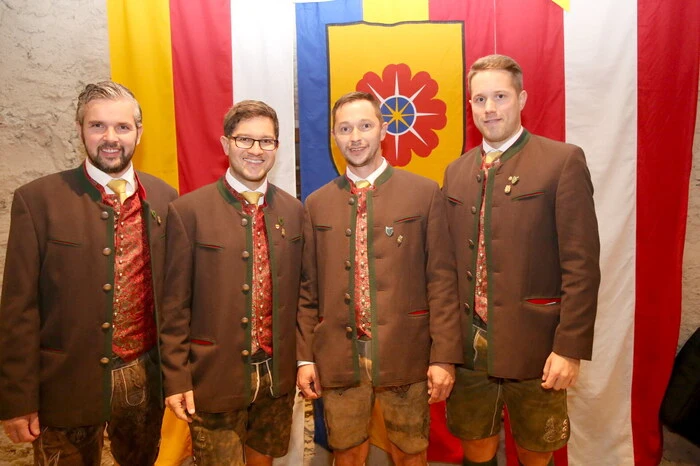 Neben dem Veranstalter wirkten weiters das Quartett der Sängerrunde St. Georgen (Foto), der Gemischte Chor St. Peter ob Radenthein, der Männergesangsverein (MGV) Gurk, die Geschwister Gillendorfer sowie der MGV „Kornblume“ Liebenfels mit. 