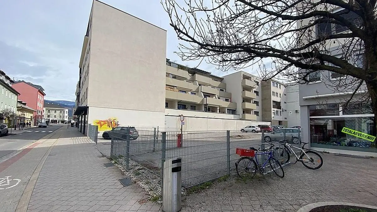 Hier entsteht ein Haus, welches die bisherige Lücke schließt