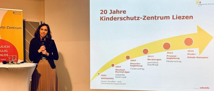 Sandra Zettl, Leiterin des Kinderschutz-Zentrums Liezen, präsentierte die Geschichte der Beratungsstelle