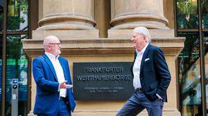 Hans Kilger und Bernhard Frohwitter vor der Frankfurter Börse