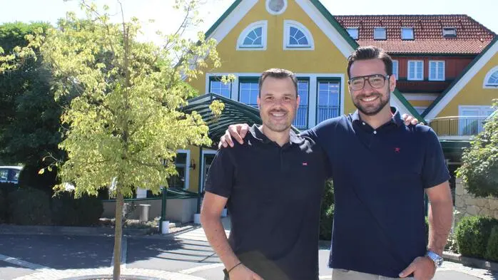 Pächter David Trummer (r) und Standortleiter Stefan Heschl wollen den Dokl zukunftsfit machen  