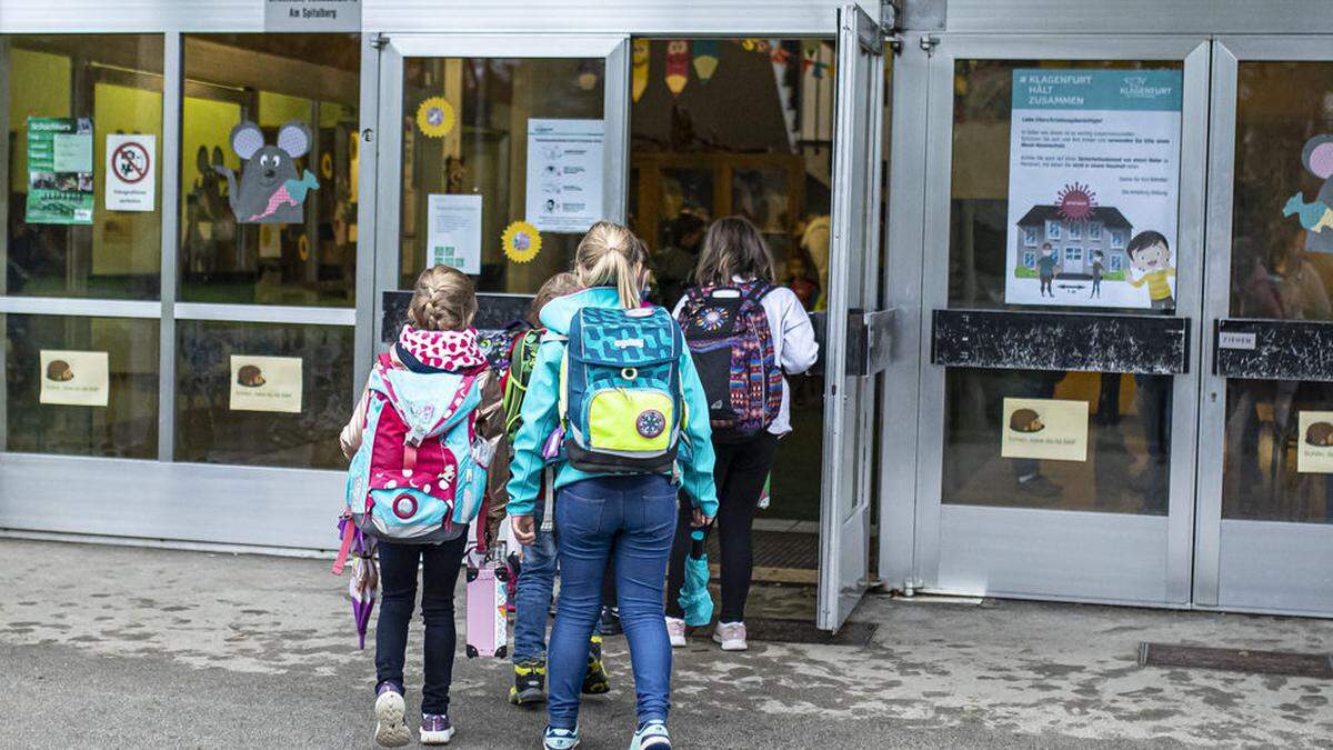 Mehrere südsteirische Schulen sind derzeit von Coronafällen betroffen (Sujet)