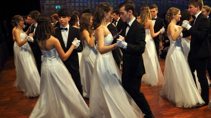 "Matura Mia! Abba wie geht´s weiter", lautete das Motto des Balles des Klagenfurter Bachmanngymnasiums Freitagnacht im Casineum in Velden.