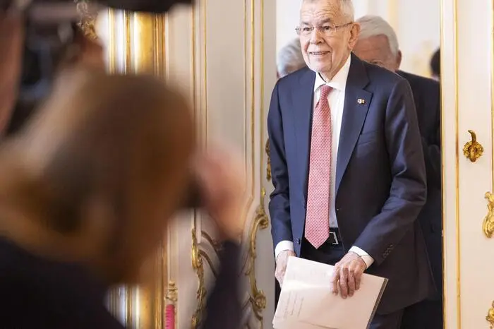 Nach der Gesprächsrunde appellierten Bundespräsident Alexander Van der Bellen und die Diskussionsteilnehmer daran, an der EU-Wahl am 9. Juni teilzunehmen. 