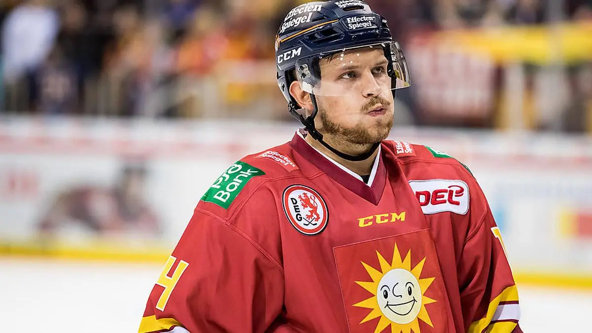 Bukats, hier im Dress von Düsseldorfer EG, soll zum KAC wechseln