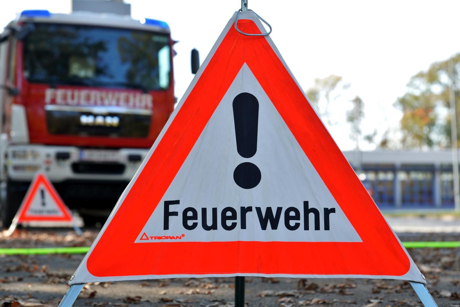 Lkw in Brand: A9 auf Höhe Traboch in Fahrtrichtung Linz gesperrt