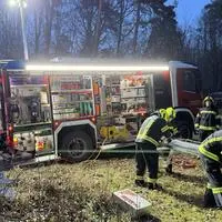 Der verunfallte Lenker konnte den Pkw nicht selbstständig verlassen