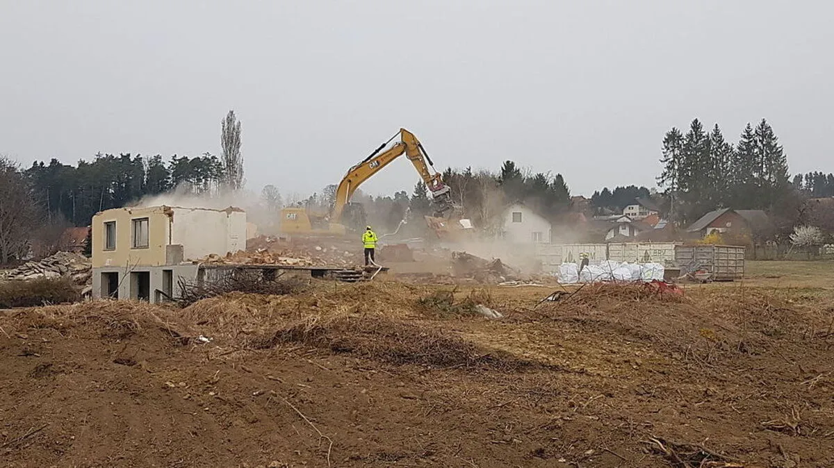 Auf diesem Areal in Söding-St. Johann findet demnächst der Baustart für eine Hofer-Filiale statt