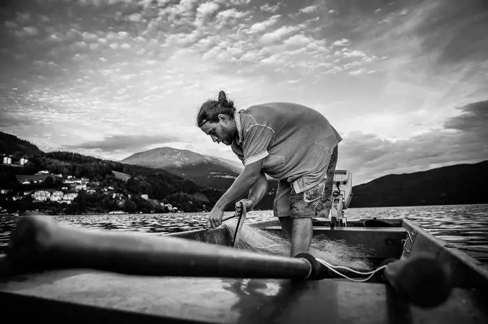 Alexander Moser beim Fischen am Millstätter See