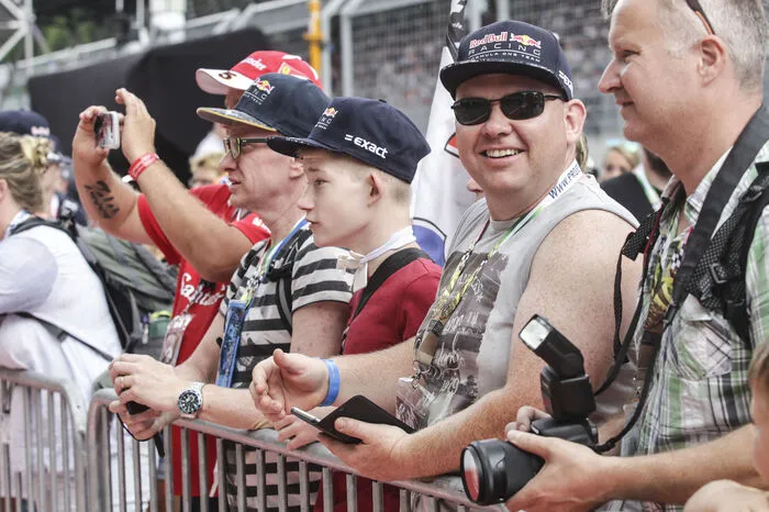 Der Andrang war groß - das Interesse auf die Formel 1 war deutlich spürbar.