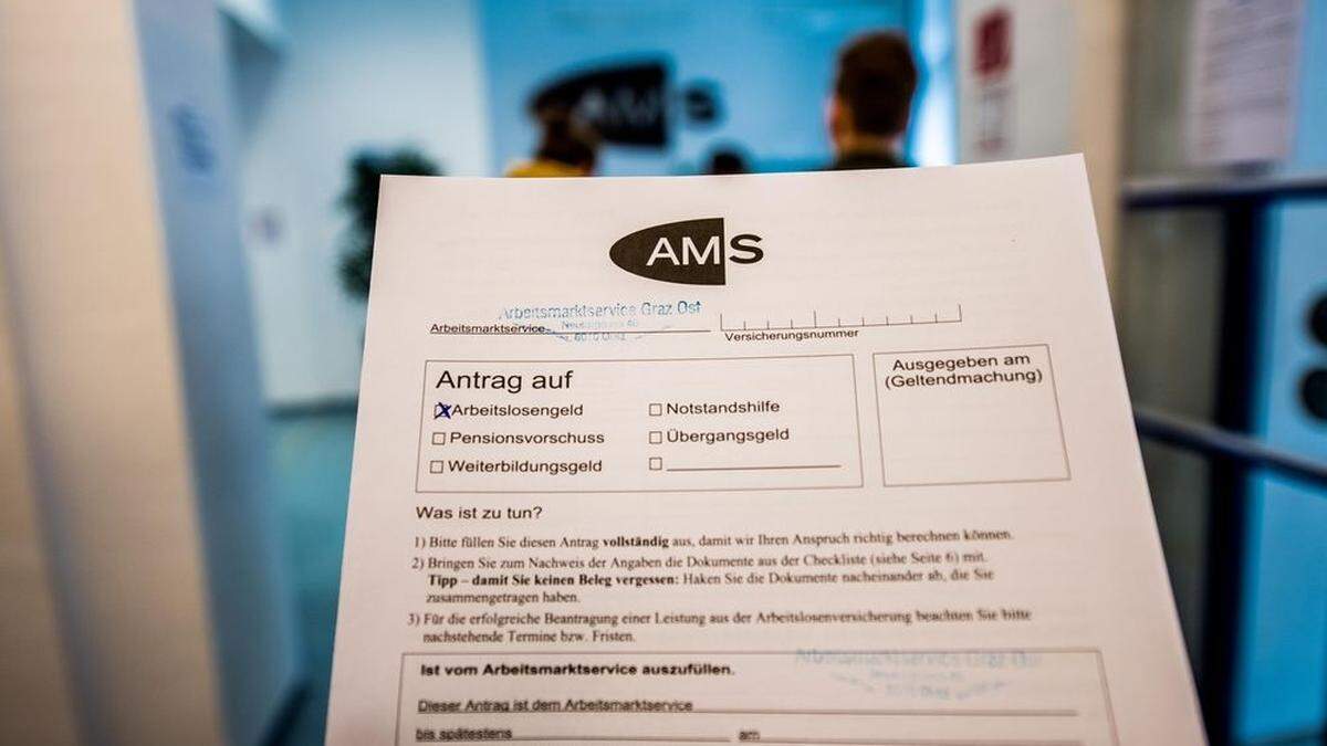 Die Anträge auf Arbeitslosigkeit sinken weiter