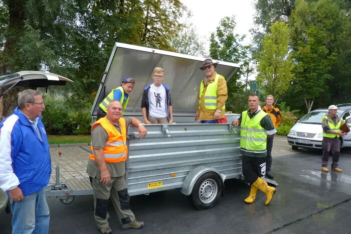 Etwa 30 ehrenamtliche Fischer beteiligen sich an der vom Arbeiterfischereiverbandes initiirten Aktion, die bis Sonntag dauert.