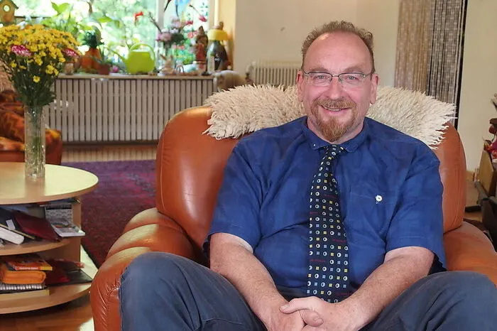 Franz, 59-jähriger Verkäufer aus Wien, wurde vor einem halben Jahr von der Liebe seines Lebens verlassen. "Die Trauer ist noch groß, würde sich aber sicherlich in Freude umwandeln, wenn ich eine neue Partnerin finde", sagt er. Franz sucht eine Frau zur klassischen Familiengründung!